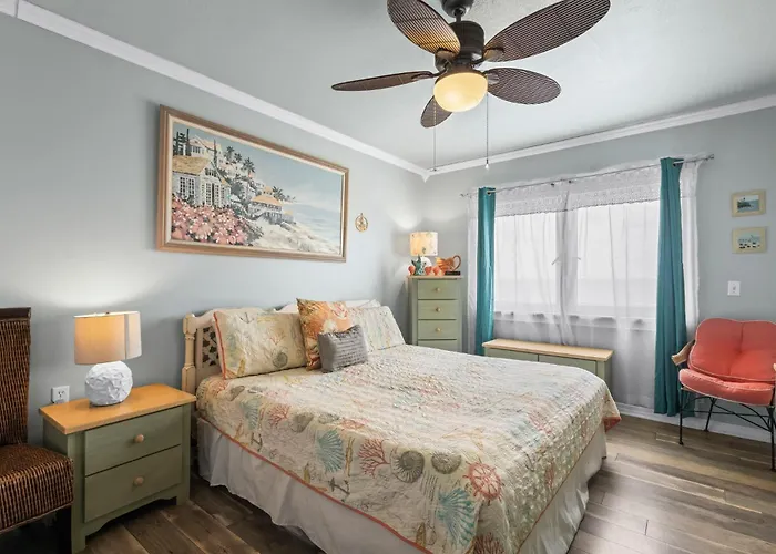 Tropical Winds 102 Holiday home *